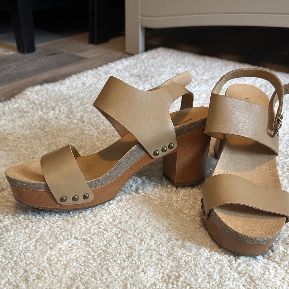 Lucky Brand Tan Women's Sandals